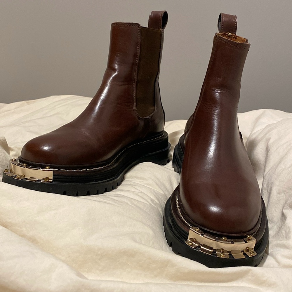 Sandro Paris H20NOHA MARRON Platform Chelsea Boots 
(Only 2 uses)
Size 36
